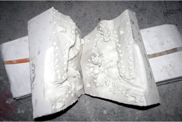 如何避免模具硅膠制品破裂？