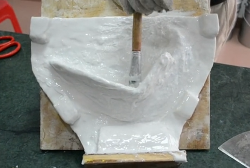 模具硅膠操作方法有幾種？